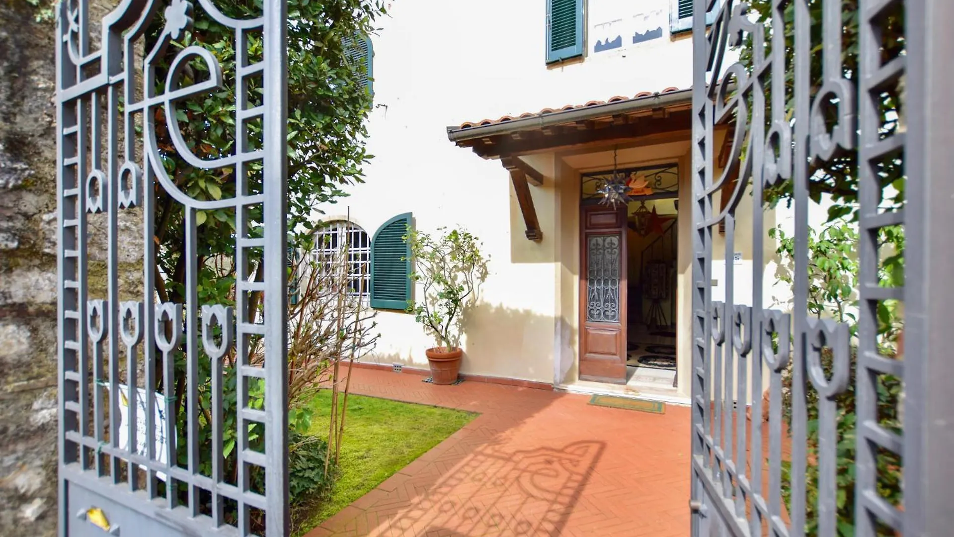Beautiful Home In Camaiore With Kitchen